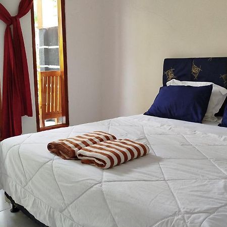 Tatasya Homestay Senaru Eksteriør billede